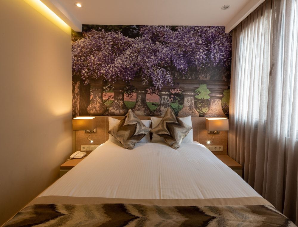 Riva's Moda Economy Double Room 2