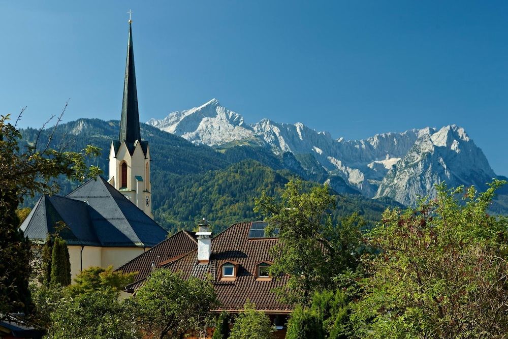 undefined Hotel Schatten 2