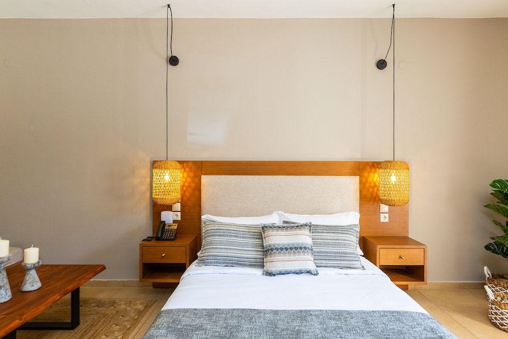 Standard Room with Pool or Mountain View