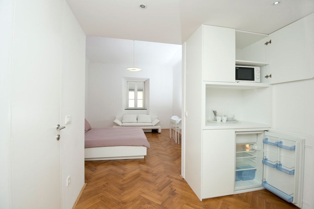 Galeria River Double Room 9