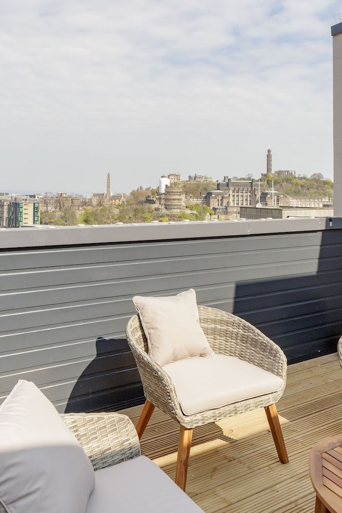 Destiny Scotland Royal Mile Residence Superior 2 Bed Apartment with Balcony 8