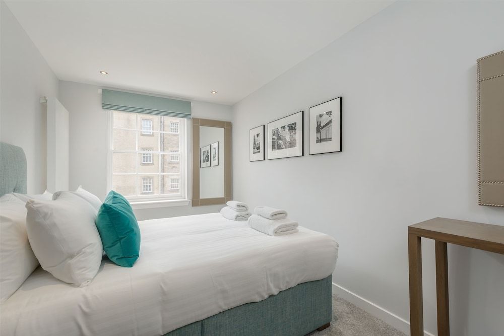 Superior 3 Bed Apartment