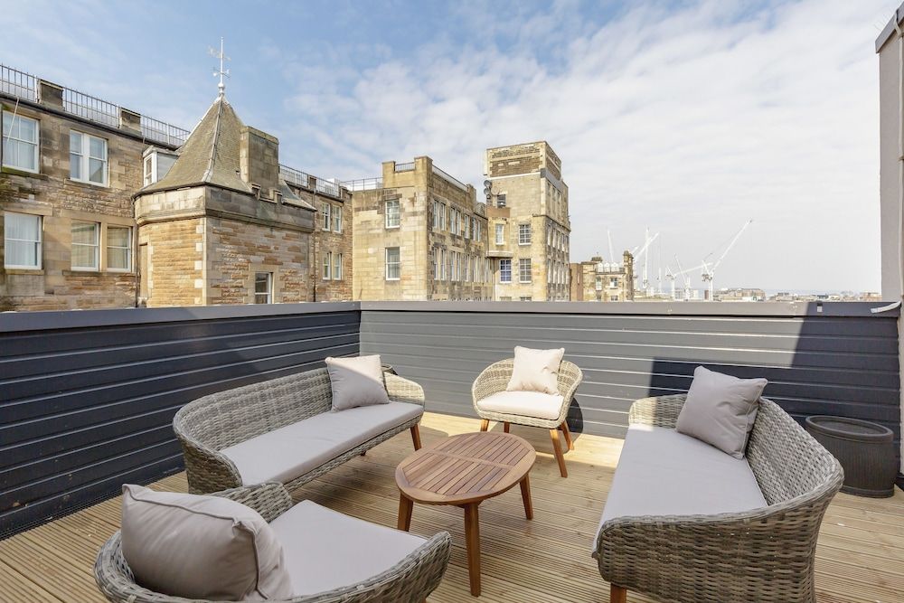 Destiny Scotland Royal Mile Residence Superior 2 Bed Apartment with Balcony 9