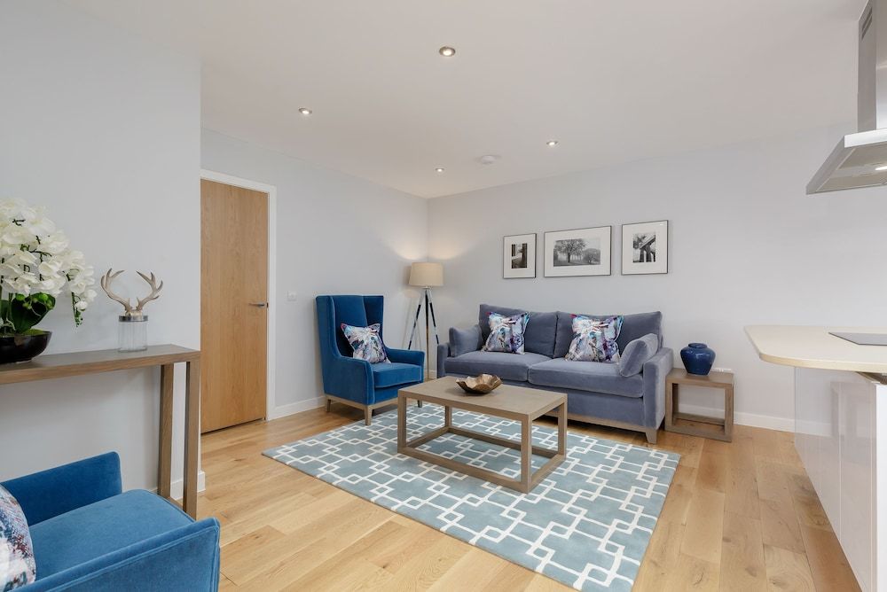Destiny Scotland Royal Mile Residence Superior 2 Bed Apartment with Balcony 4