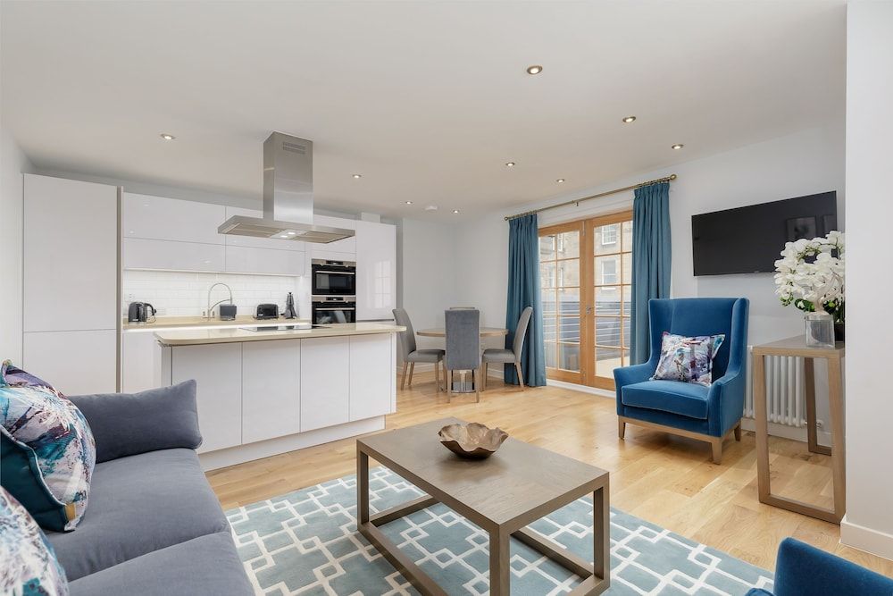 Destiny Scotland Royal Mile Residence Superior 2 Bed Apartment with Balcony 10