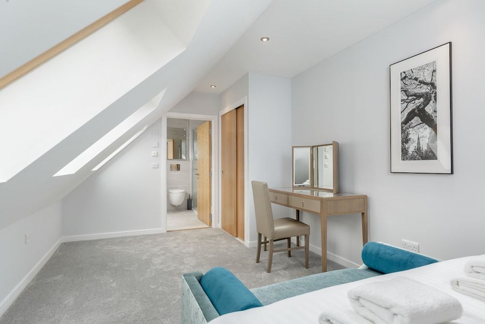 Destiny Scotland Royal Mile Residence Superior 2 Bed Apartment with Balcony 2