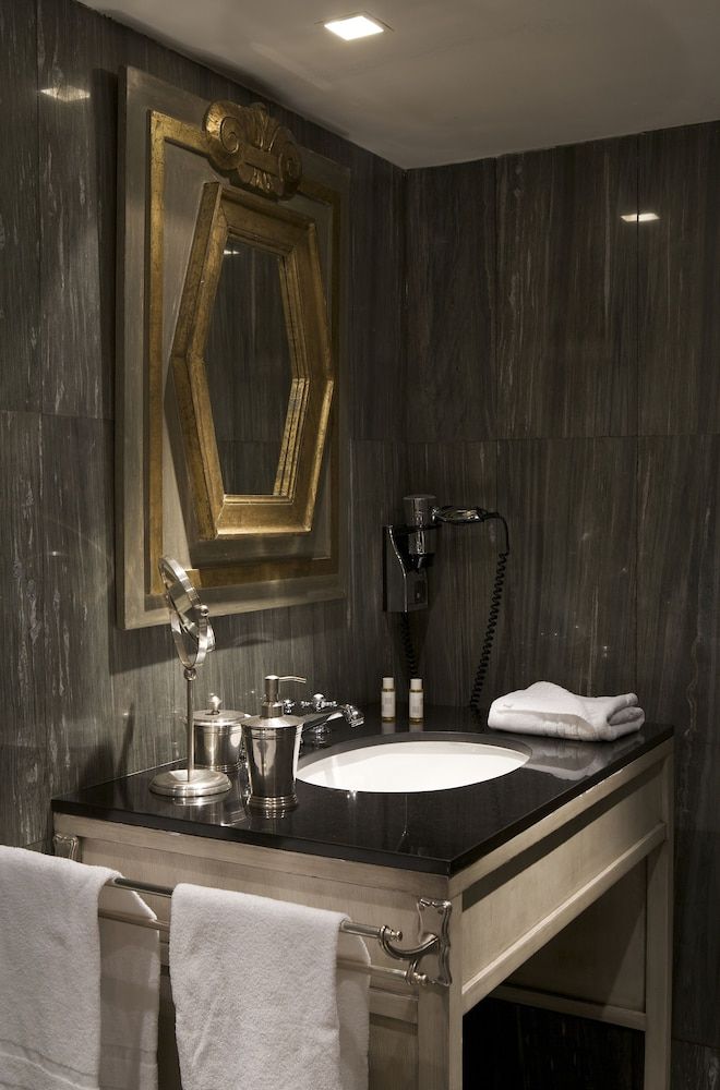 Hôtel du Romancier Double Room 5