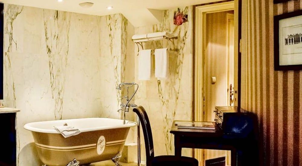 Hôtel du Romancier Double Room 4