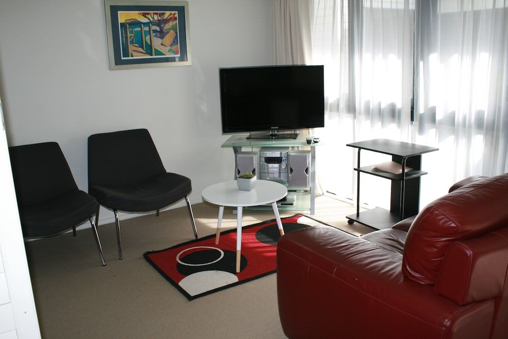 Atlas Suites And Apartments Standard Apartment, 2 Bedrooms, Non Smoking, Kitchen (Standard Apt) 3