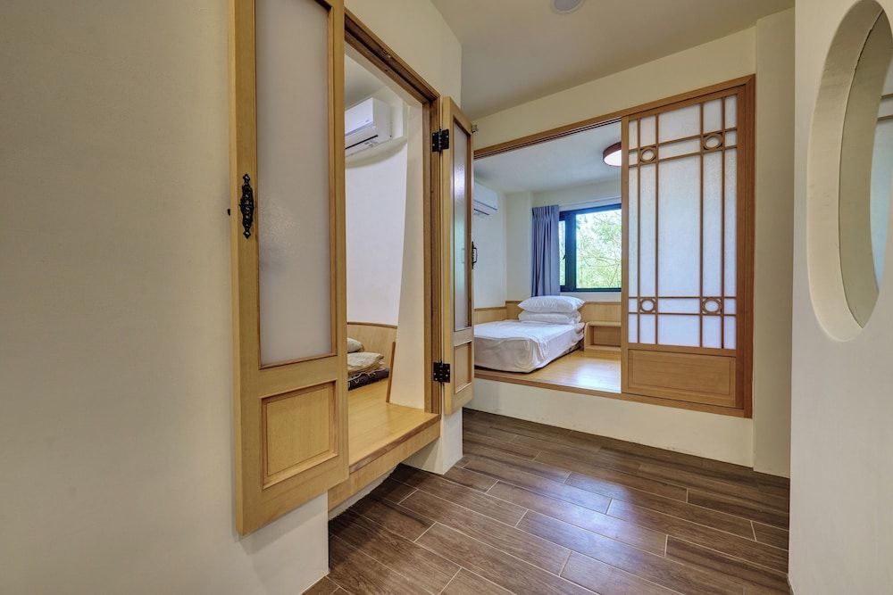 Luxury, Quadruple, Courtyard View
