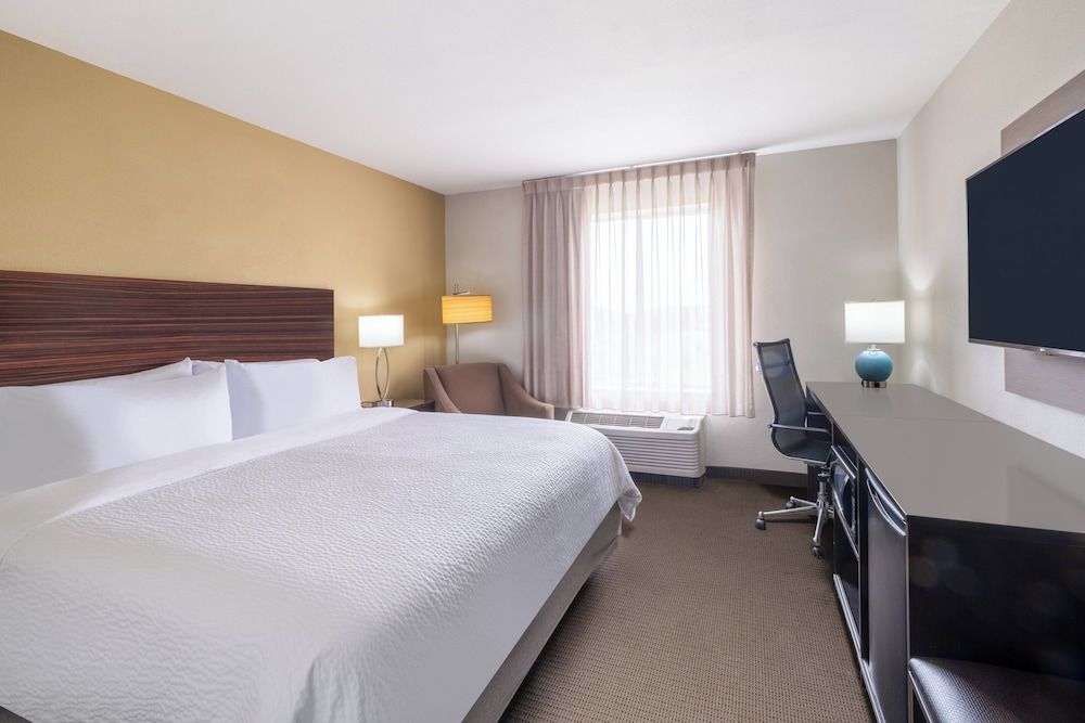 Standard Room, 1 King Bed, Accessible (Communications)