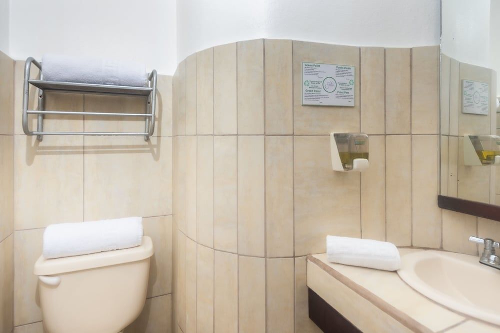 Hostal North Seymour Double Room, 1 Queen Bed 4