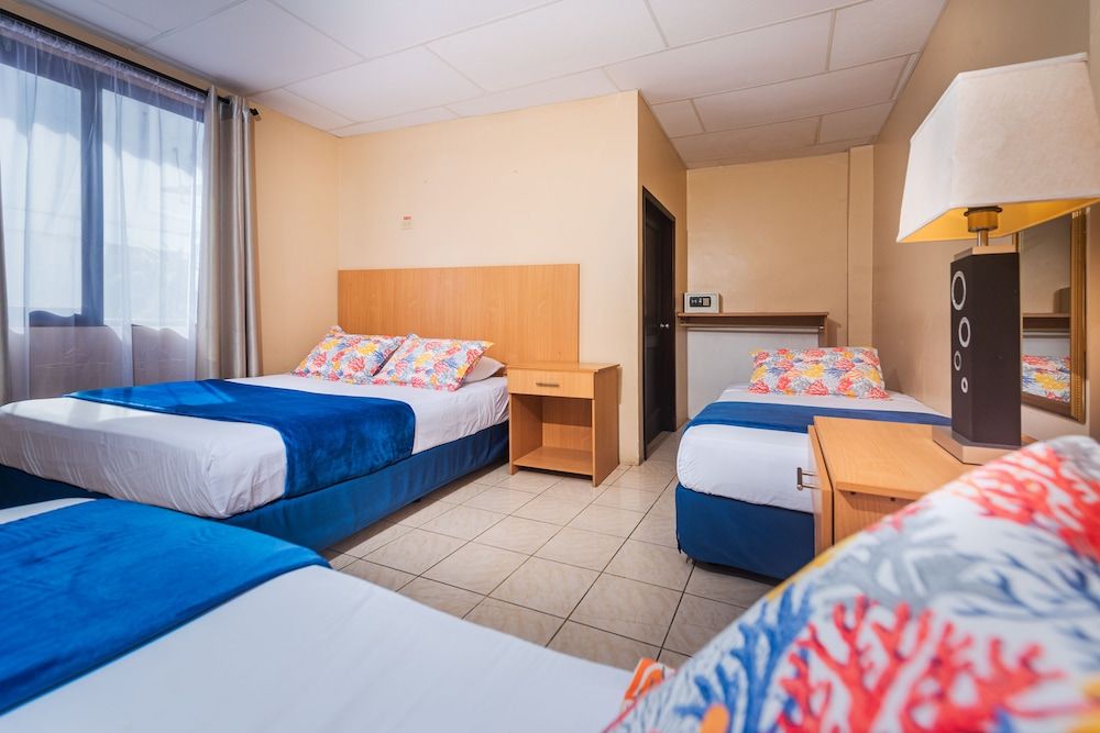 Hostal North Seymour Family Room, Accessible