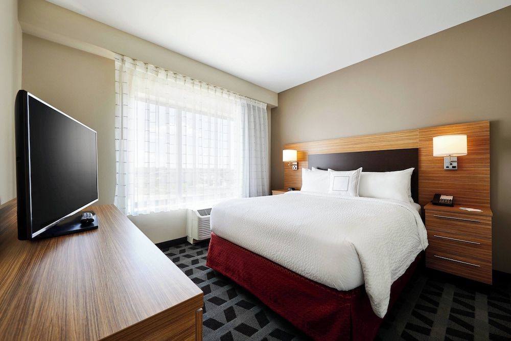 Studio, 1 King Bed with Sofa bed, Non Smoking (Hearing Accessible)