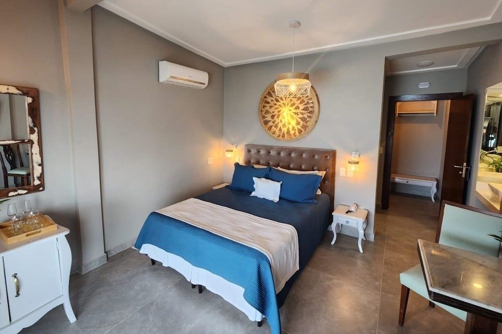 Suite, Annex Building (Fit)
