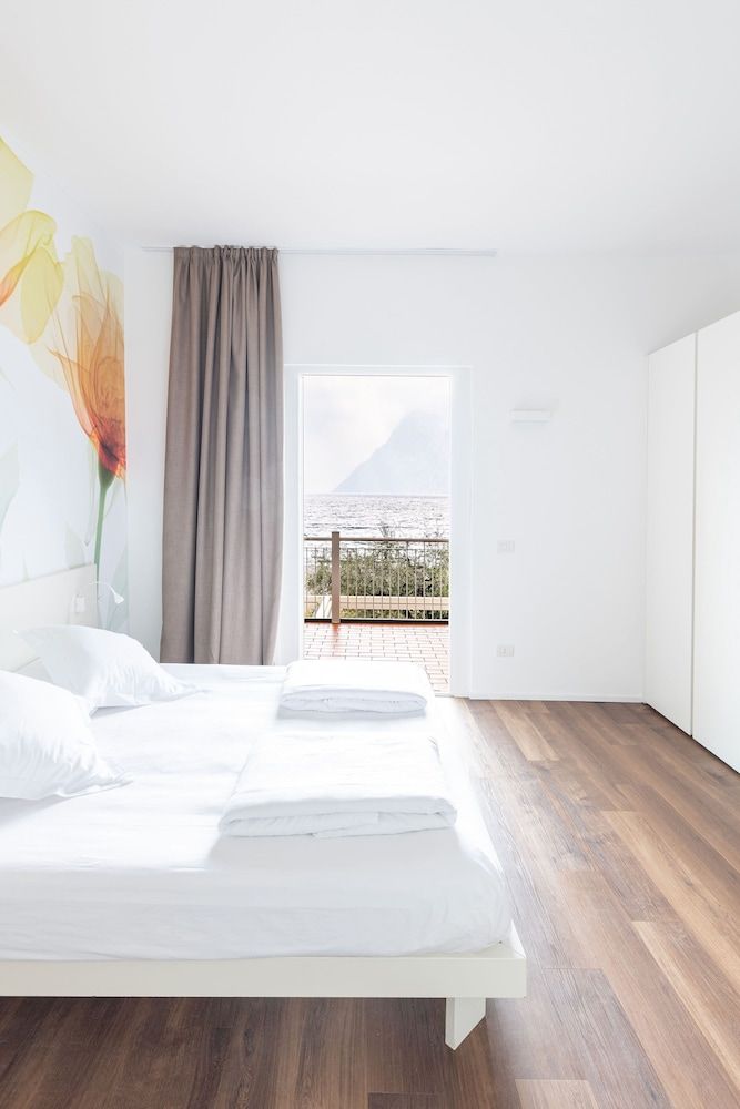 Signature Double Room Lake View