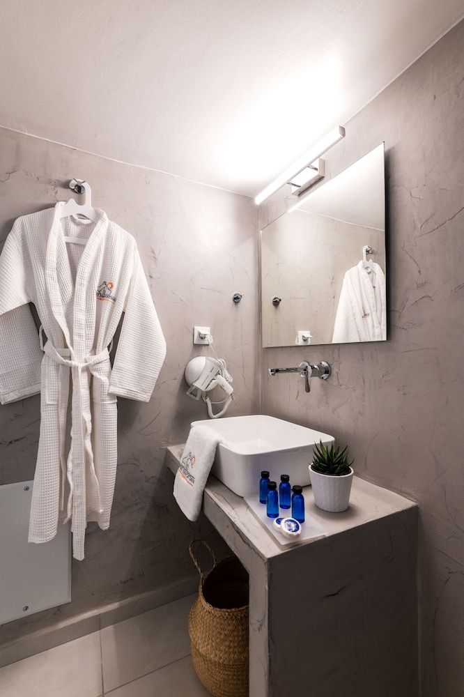 Sunset Paraportiani Rooms Basic Room 4