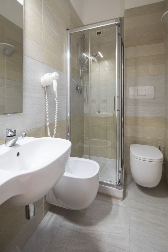 Hotel Astra Ferrara Standard Triple Room 3