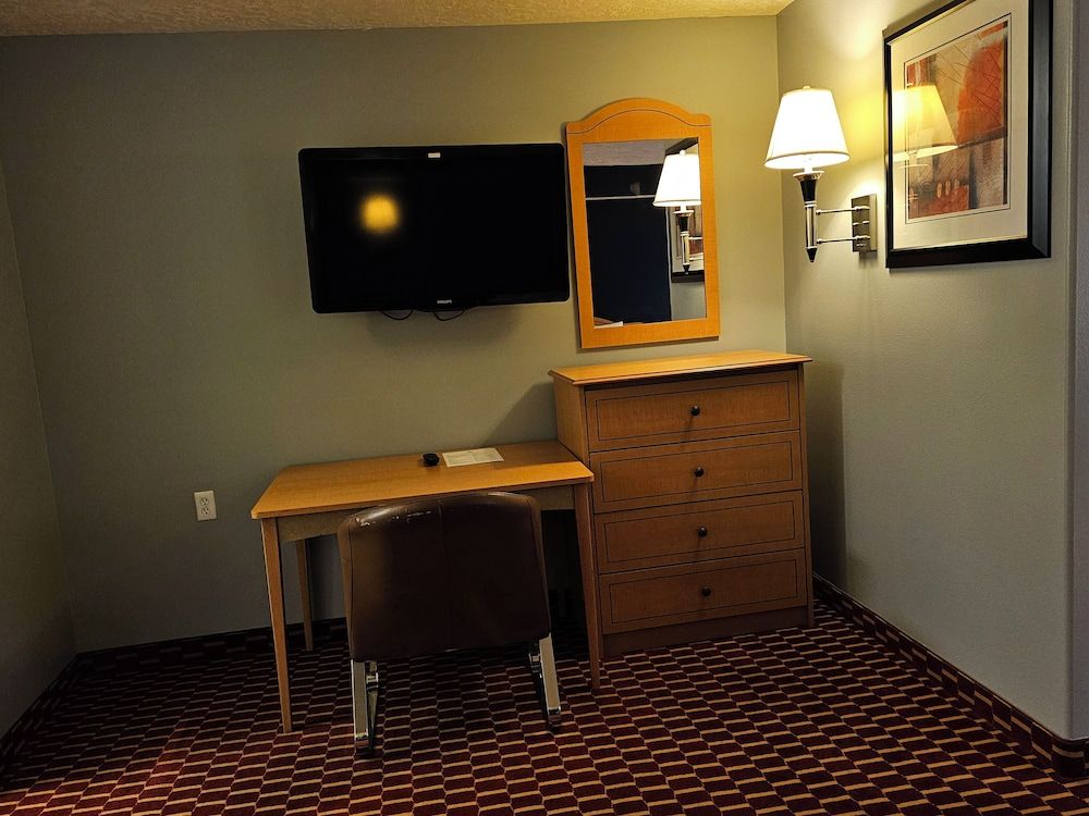 Executive Inn and Suites Extended Stay in Vernal Studio Single Queen Bed 8