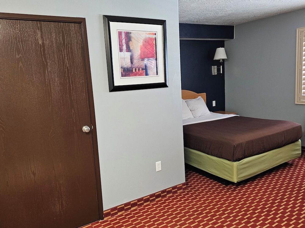 Executive Inn and Suites Extended Stay in Vernal Studio Single Queen Bed 2