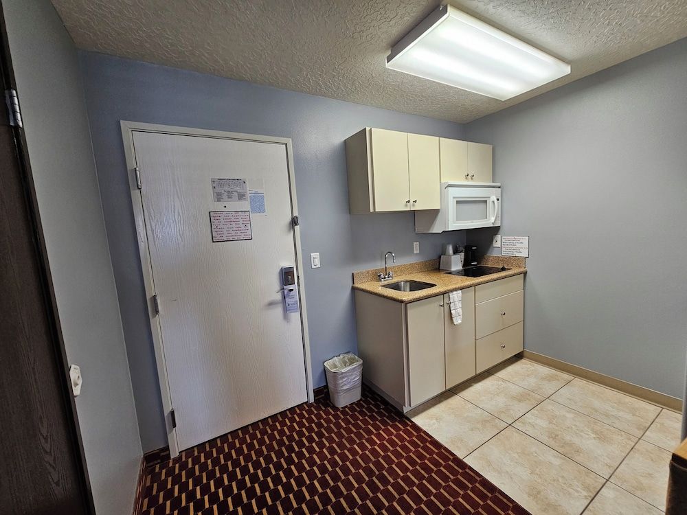 Executive Inn and Suites Extended Stay in Vernal Studio Double Queen Bed 12