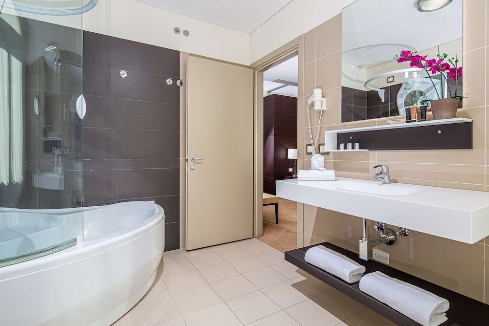 Europalace Hotel, BW Signature Collection Superior Room, Multiple Beds, Non Smoking, Balcony (Converts to 2 Twin Beds) 4