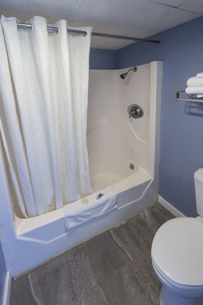 Sunrise Inn Hershey Standard Room, 1 Queen Bed 5