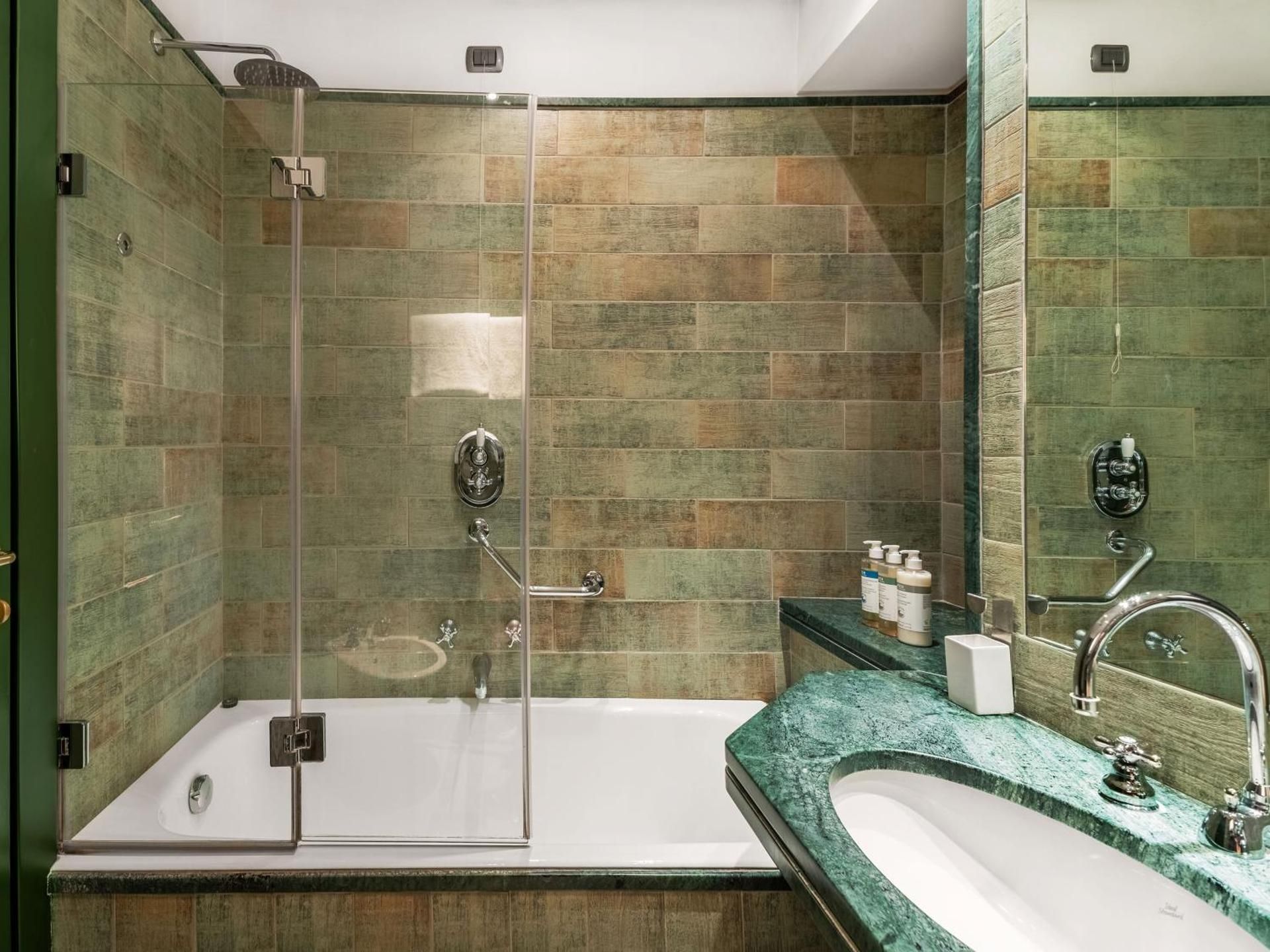 numa I Camperio Rooms & Apartments Extra Large Studio with Kitchenette, Bathtub and Sofa Bed