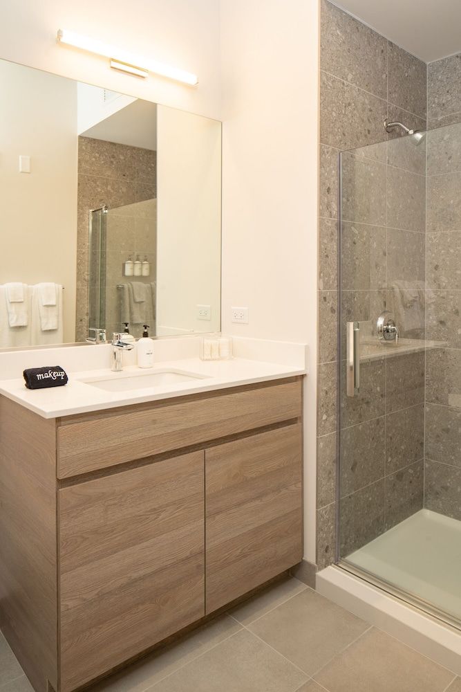 Kasa River North Chicago Comfort Studio, 1 Queen Bed, Kitchen (Self Check-in with Virtual Front Desk) 4