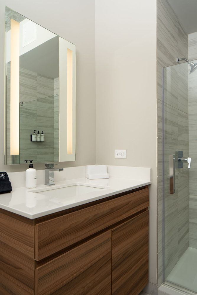 Kasa River North Chicago Family Apartment, 2 Bedrooms, 2 Bathrooms (Self Check-in with Virtual Front Desk) 3