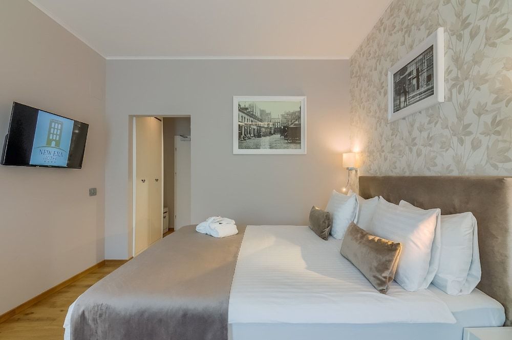 New Era Hotel Bucharest City Deluxe Double Bed 3