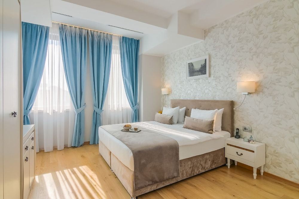 New Era Hotel Bucharest City Deluxe Double Bed 5