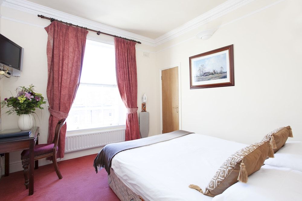 undefined The Leeson Lodge 2