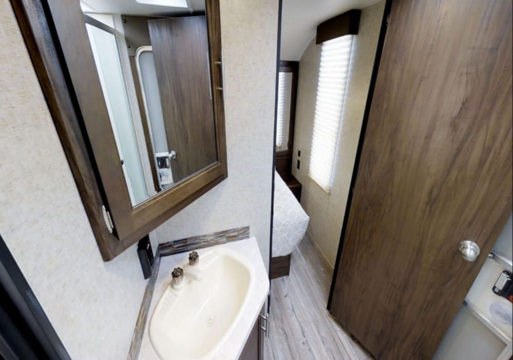 Grand Canyon RV Glamping Premium Suite, 2 Bedrooms, Non Smoking, Mountain View 3