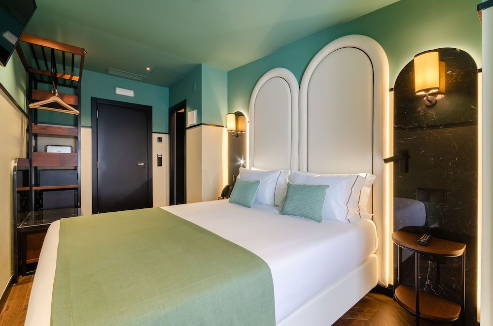 Nicola Rossio Hotel Standard Room 11