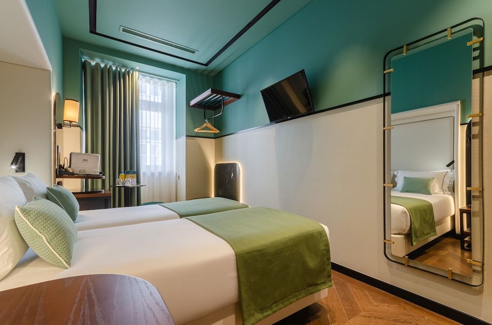 Nicola Rossio Hotel Standard Room 6