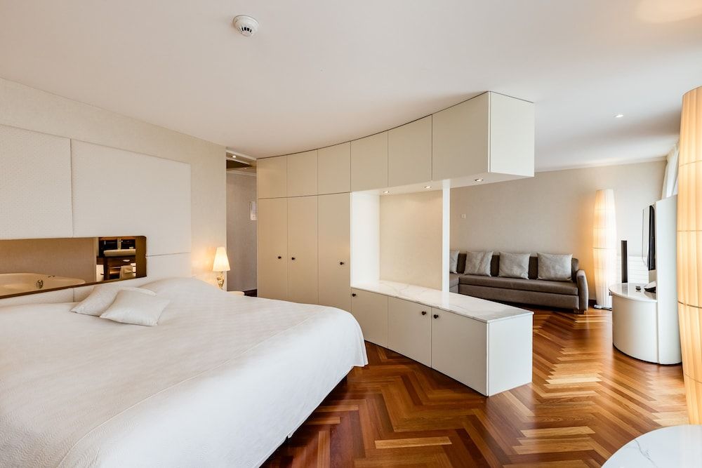 undefined Hotel Des Balances 10