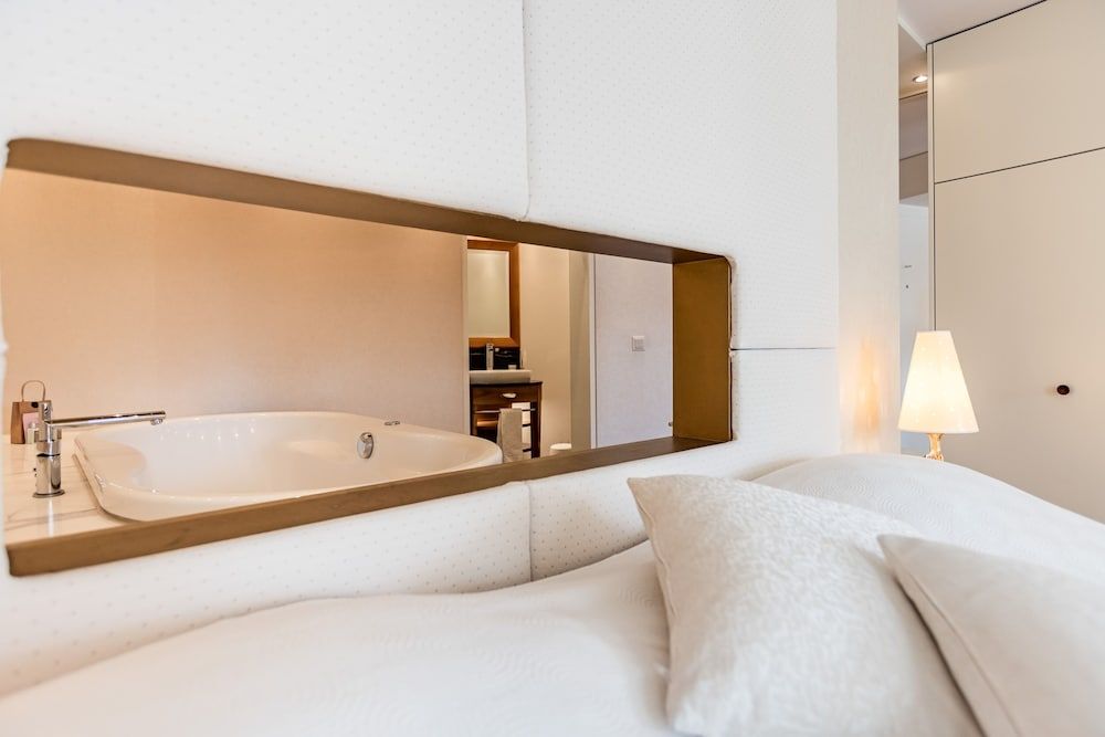 undefined Hotel Des Balances 8