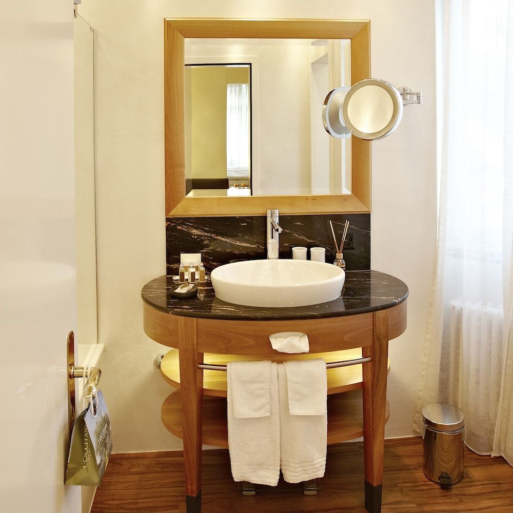 Hotel Des Balances Junior Suite with Sofa Bed 3