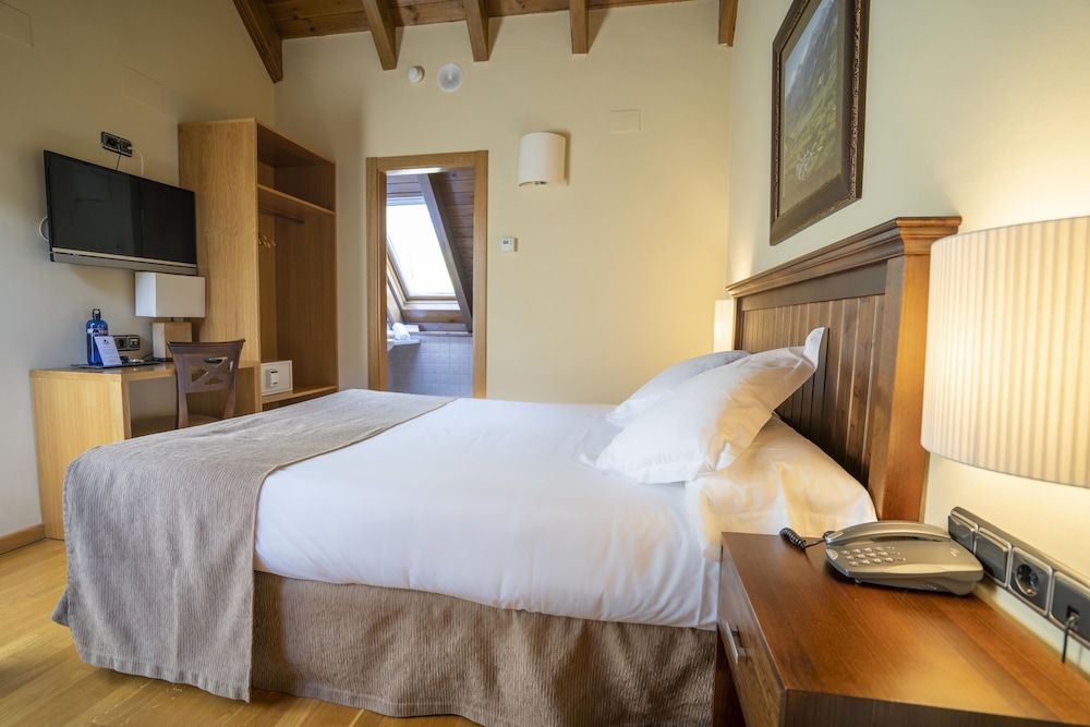 Hotel & Restaurante Peña Family Room 2