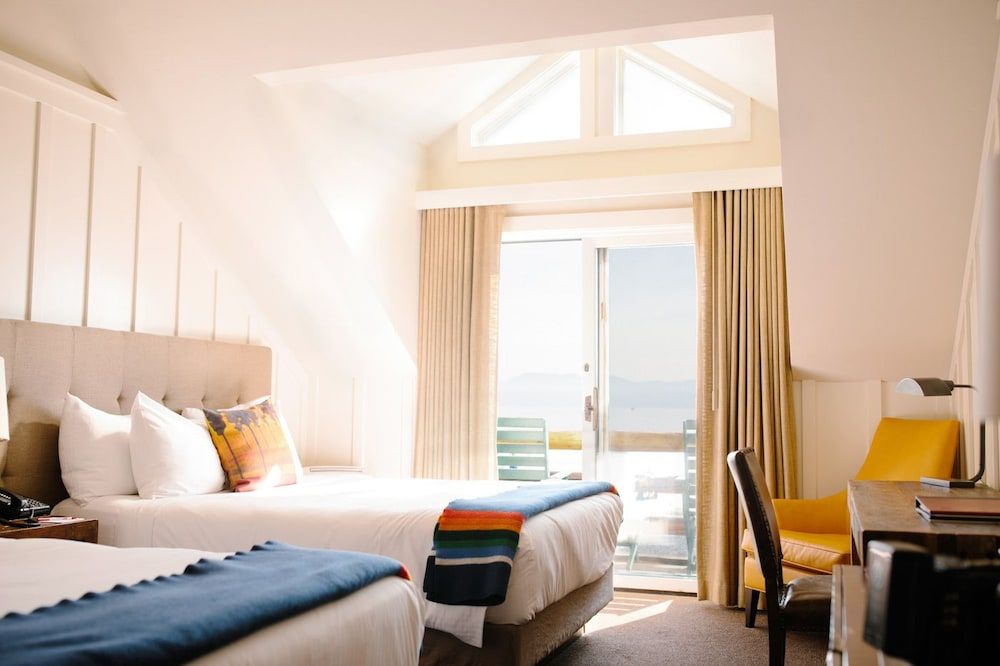 Lakefront Room, 2 Queen Beds, Balcony