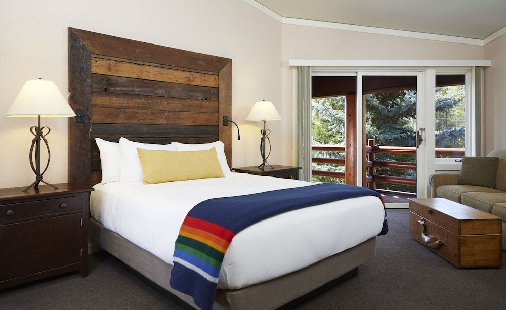 Standard Room, 1 Queen Bed with Sofa bed, Partial Lake View