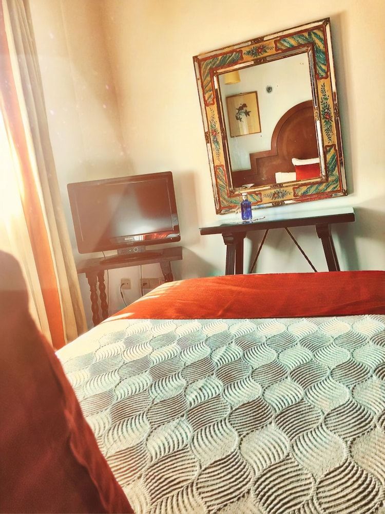 Hacienda Del Cardenal Basic Single Room 3