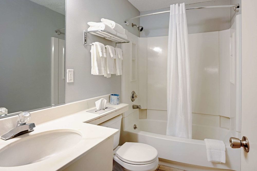 Room, 2 Queen Beds, Accessible, Non Smoking