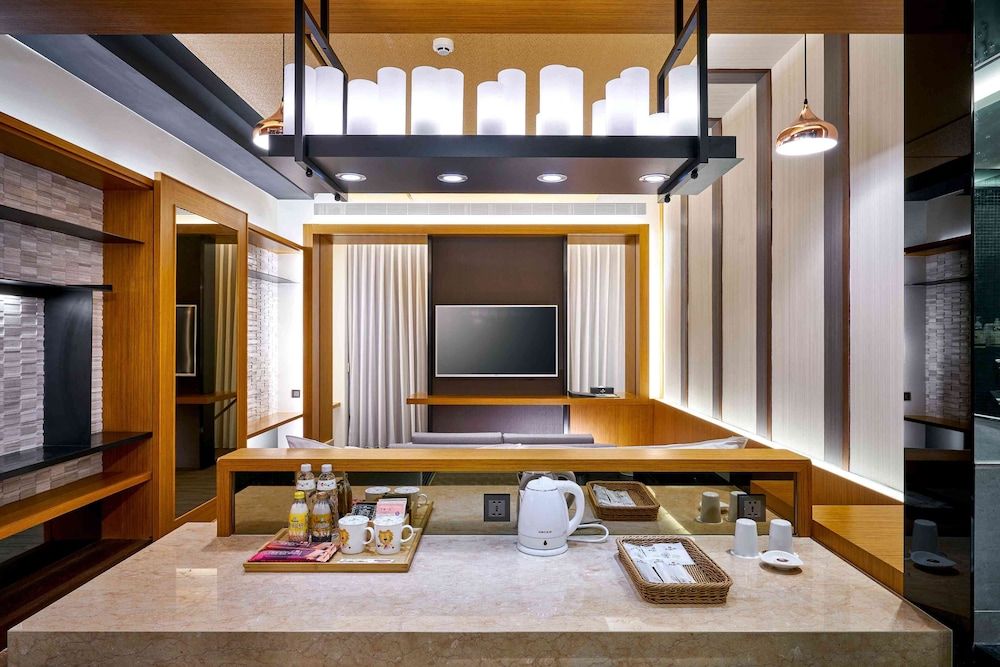 So Fun Hotel Deluxe Double Room 11