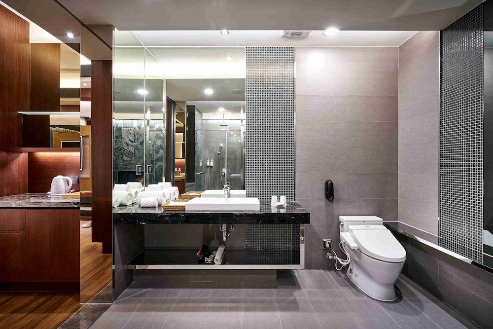 So Fun Hotel Deluxe Double Room 10