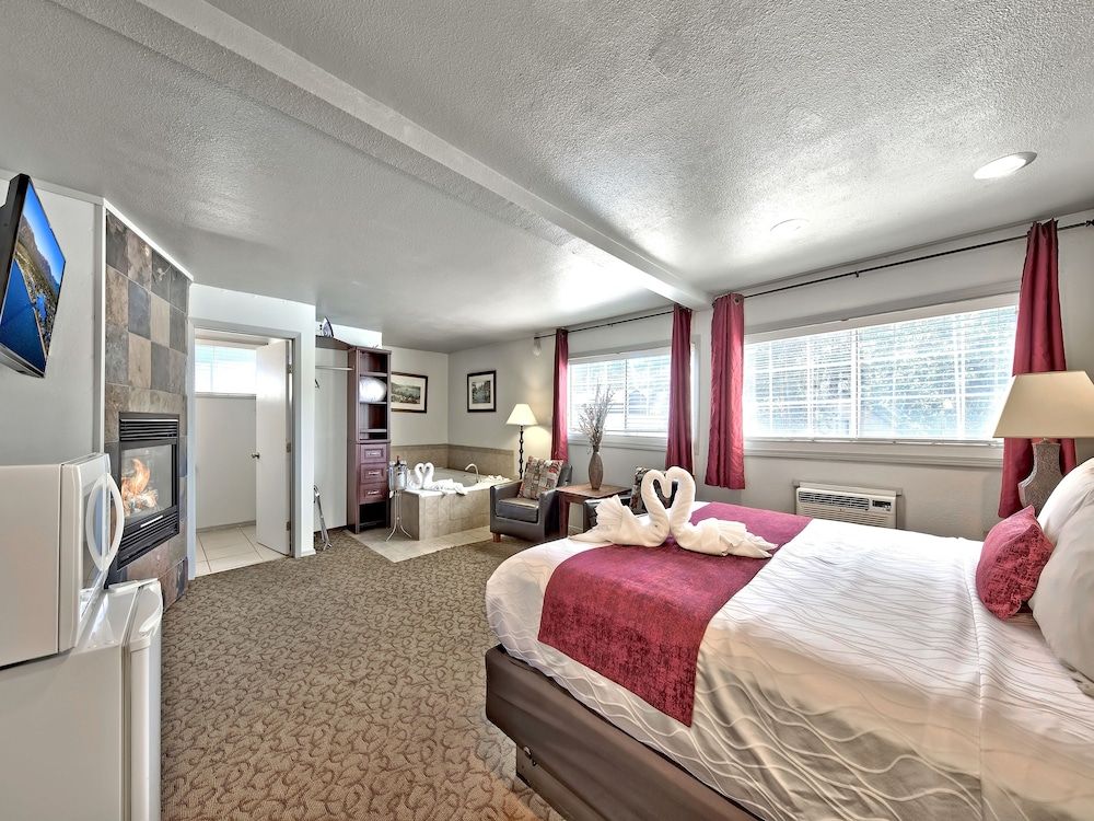 undefined Secrets Inn Lake Tahoe 7