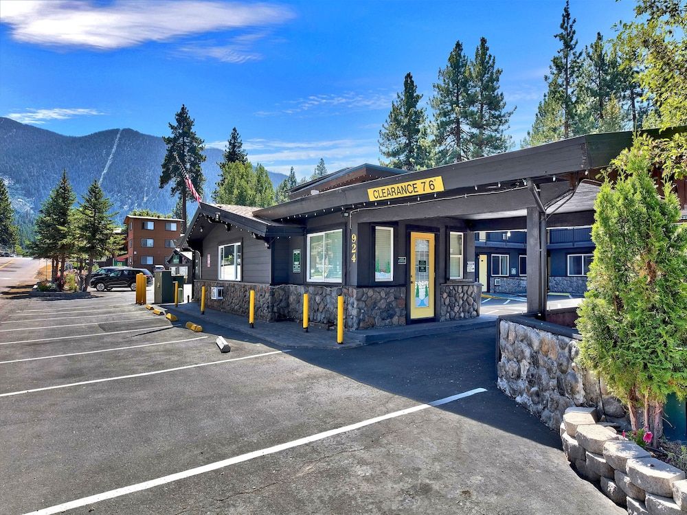 undefined Secrets Inn Lake Tahoe 3