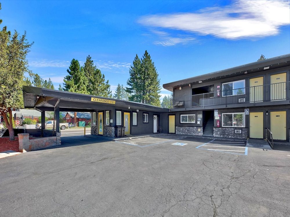 undefined Secrets Inn Lake Tahoe 2