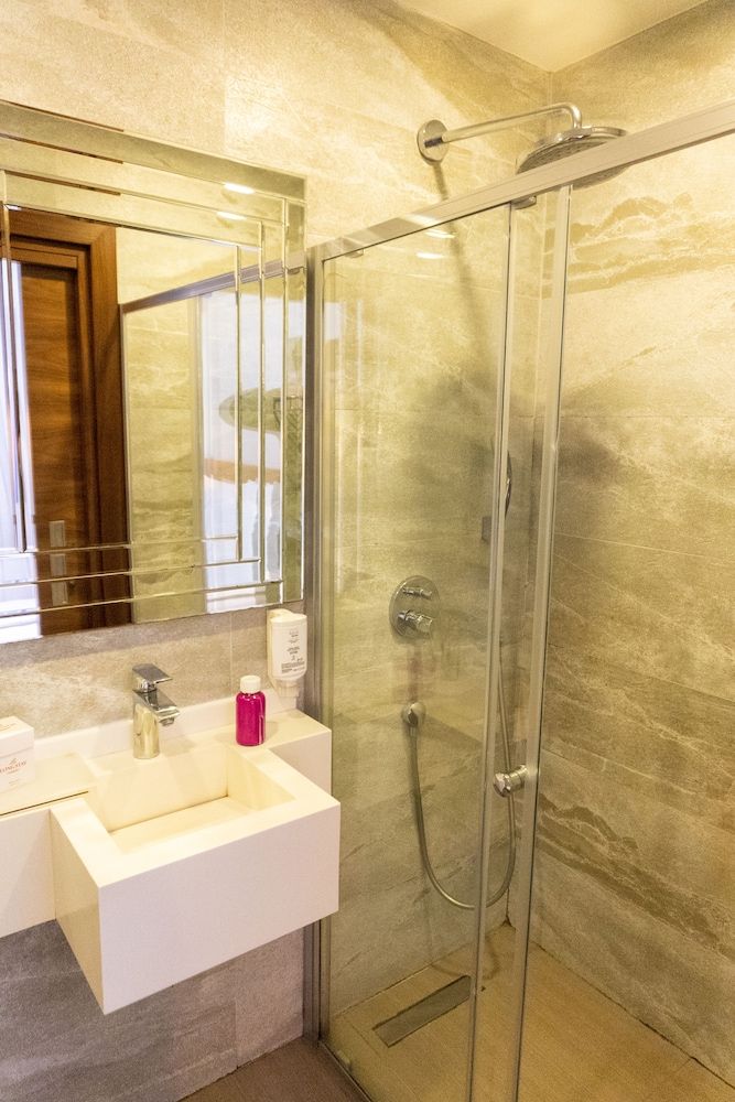 Long Stay İstanbul Hotel Deluxe Double or Twin Room 10